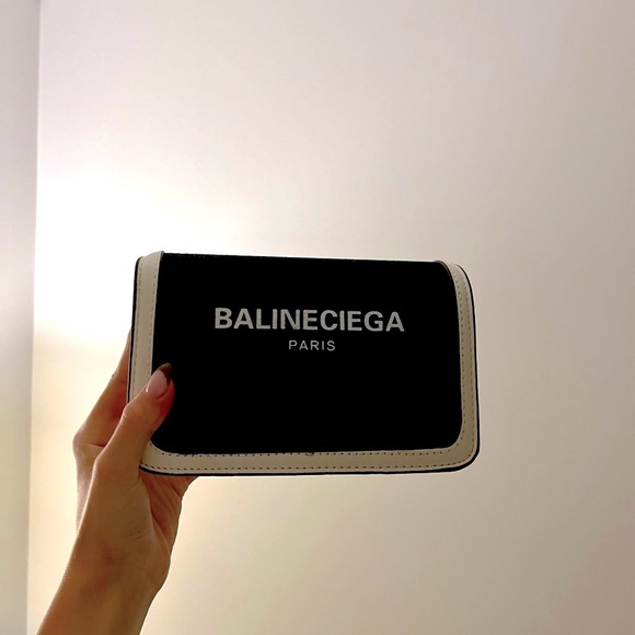 PURSE - Picture 4 of 7